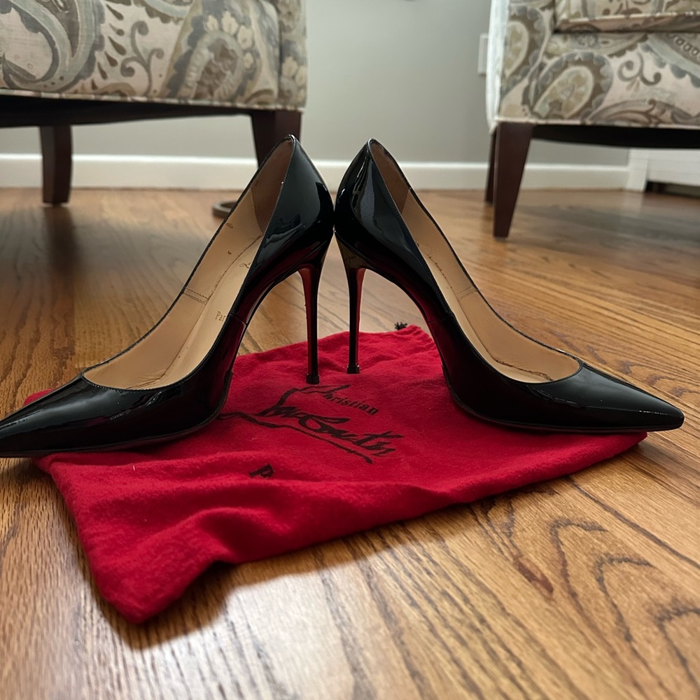 Christian Louboutin Black Stiletto Heels so kate